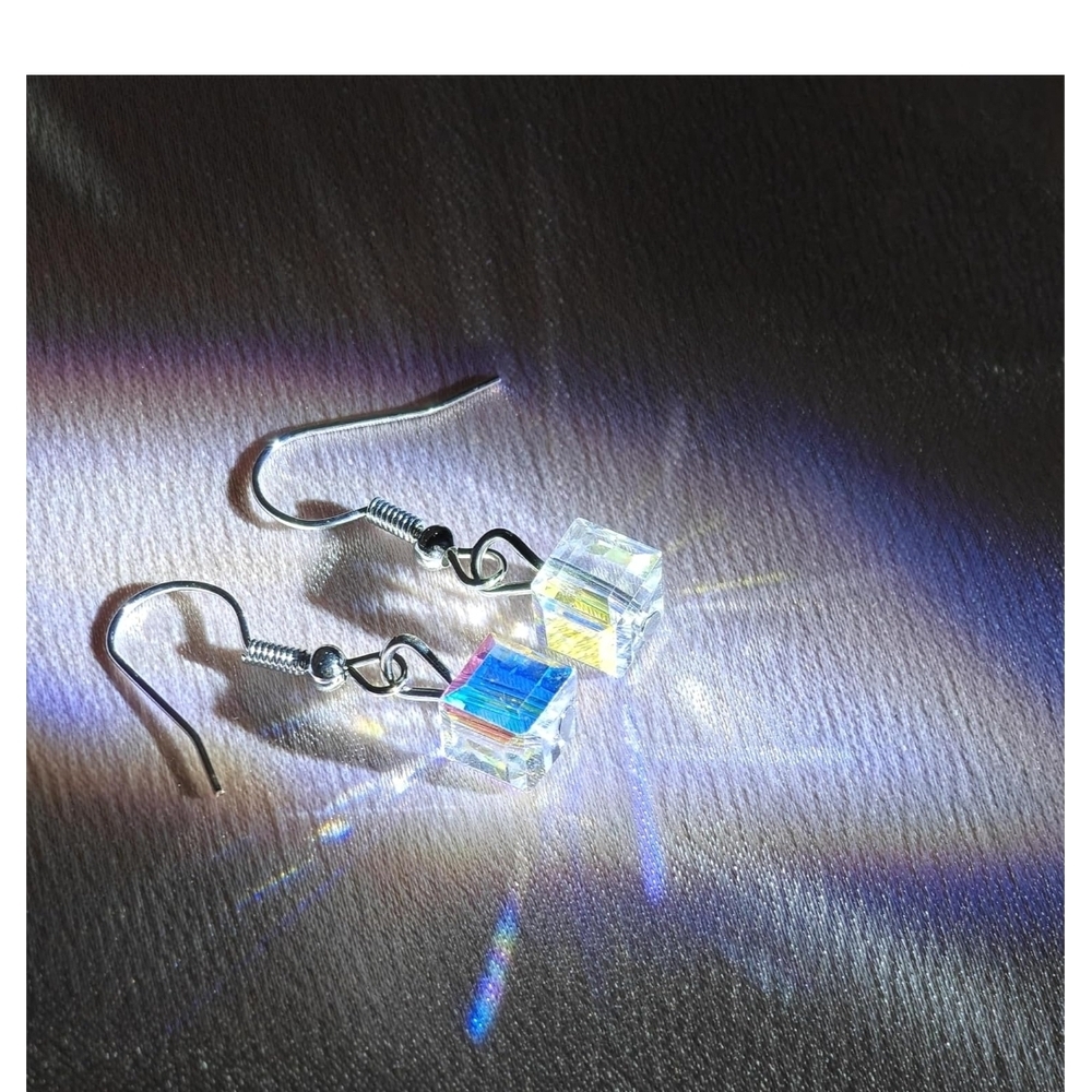 Elegant Silver Northern Lights Crystal Cube Earrings - Picture 2 of 5